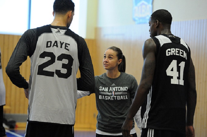 Becky Hammon: cuando los liderazgos no entienden de género Garrett Ellwood/NBAE via Getty Images)