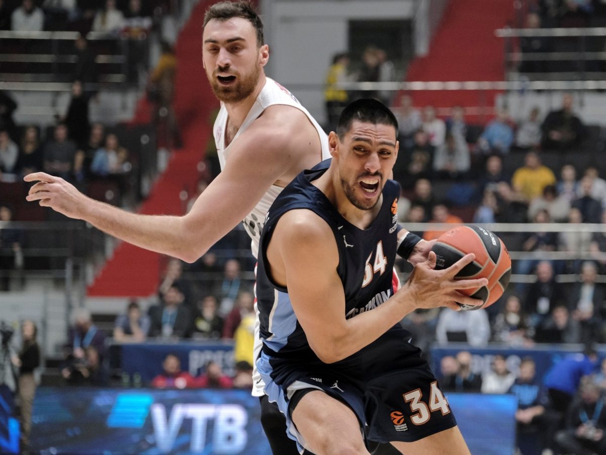 ¿Cuál será el futuro de Gustavo Ayón?