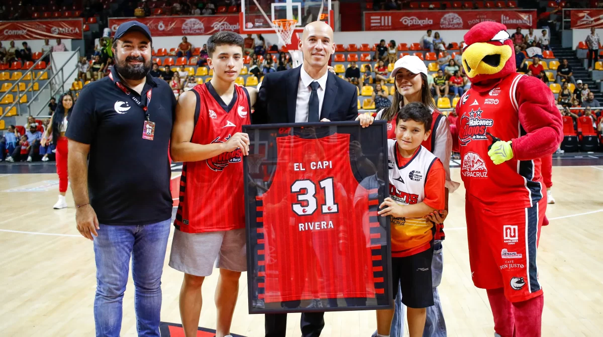 Halcones Rojos de Veracruz retira el #31 de Carlos Rivera